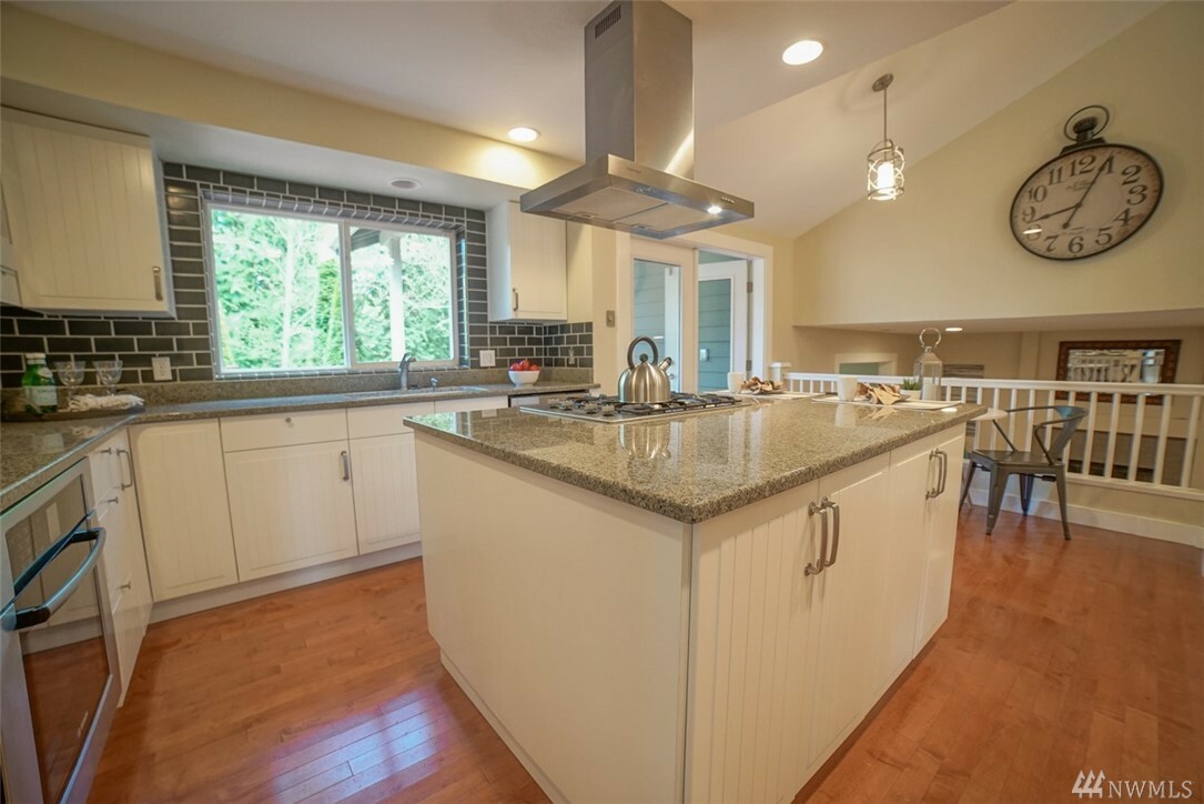 Property Photo: 1517 34th St SE WA 98372