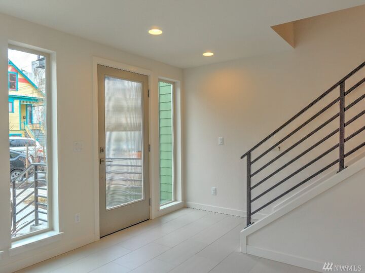 Property Photo:  3625 Evanston Ave N B  WA 98103 