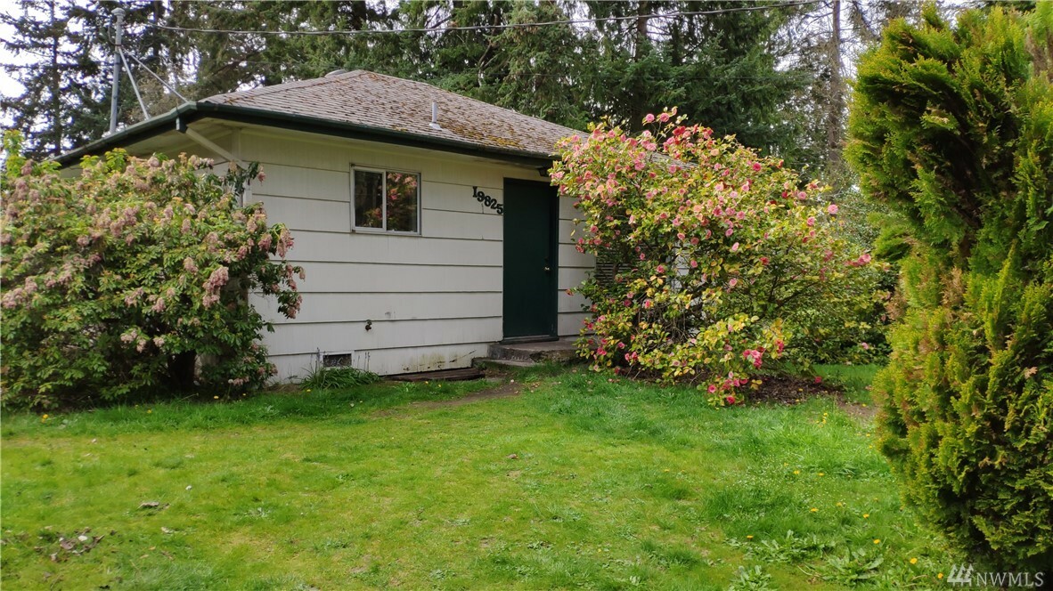 Property Photo:  19825 Phinney Ave N  WA 98133 