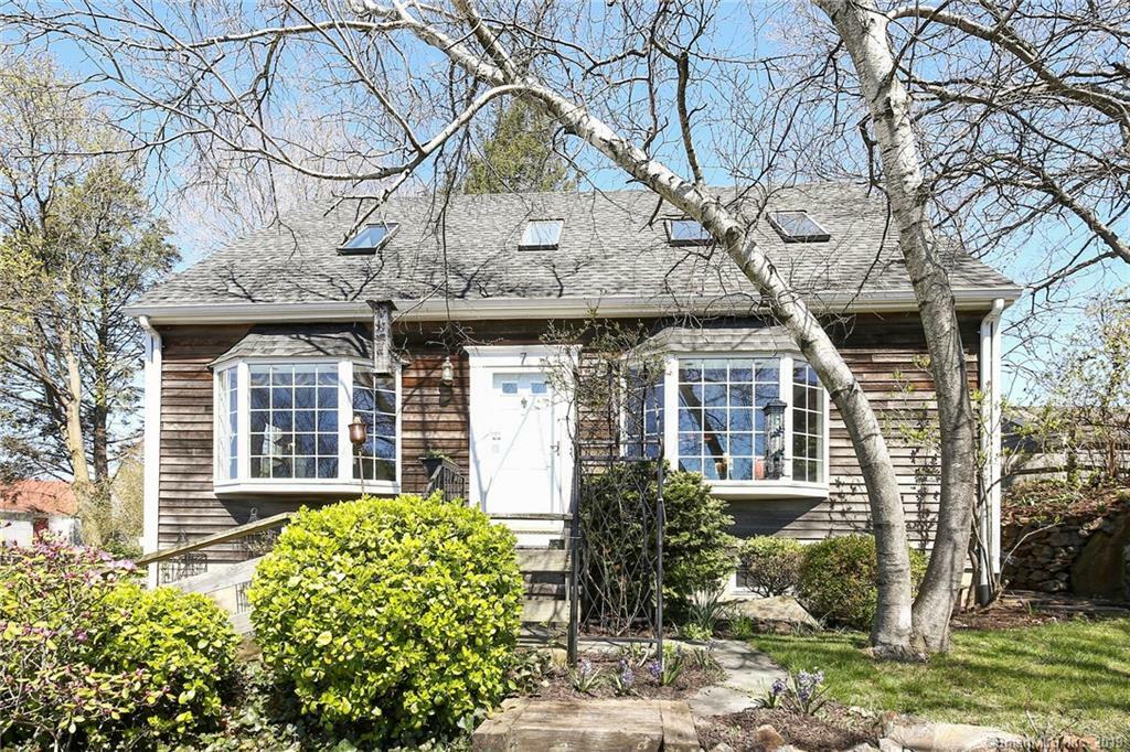 Property Photo: 7 Lockwood Lane CT 06851