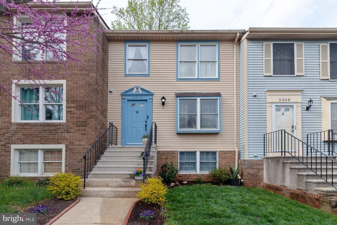 Property Photo: 5310 Avalon Place VA 22315