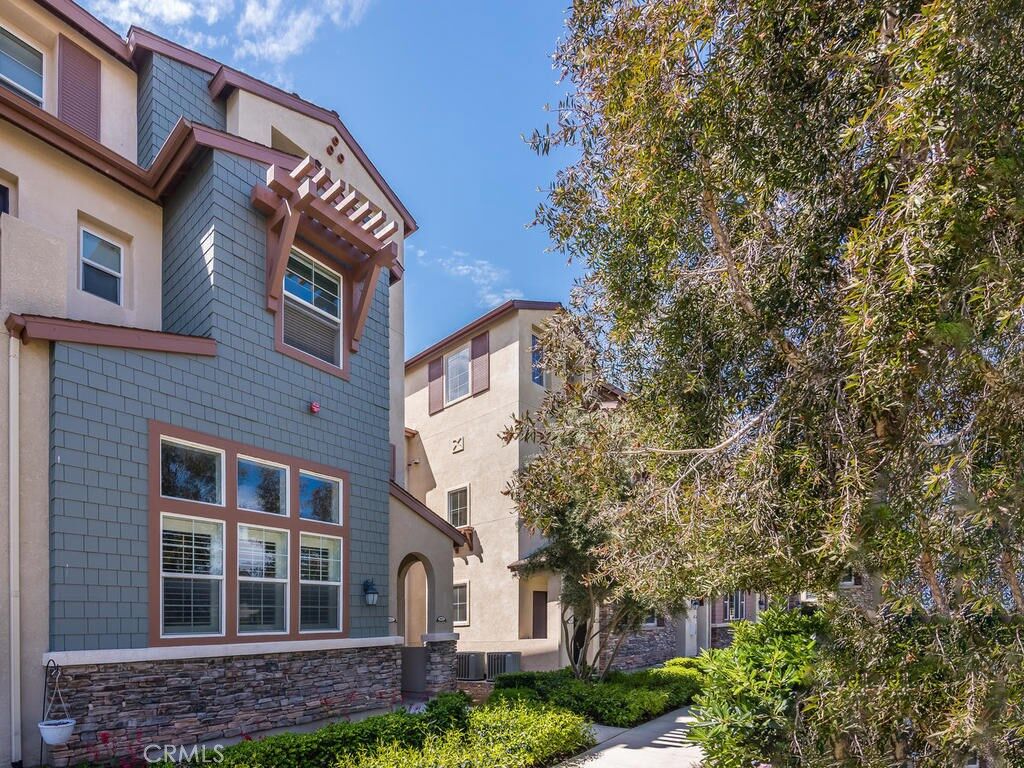 Property Photo:  960 Tarragon Lane 1501  CA 93401 