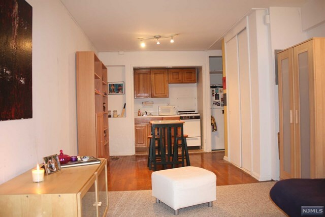 Property Photo:  421 Park Place 2D  NJ 07024 