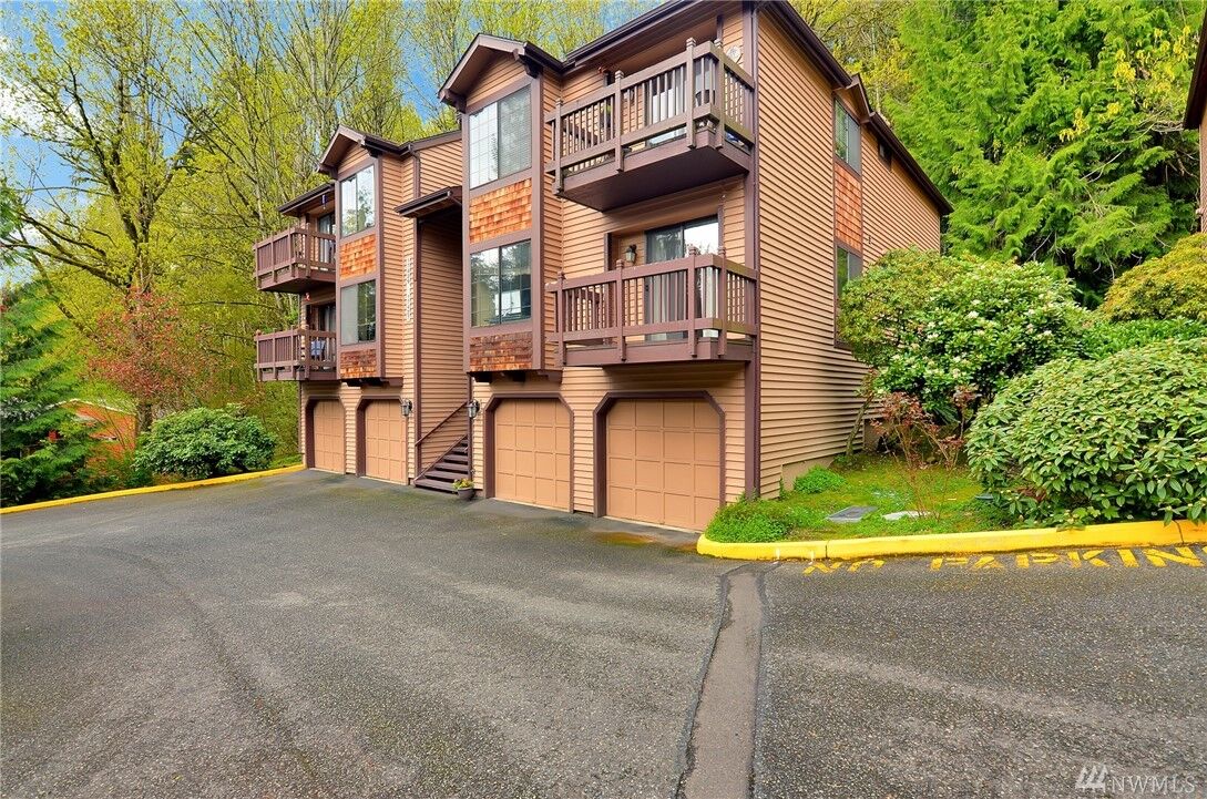 Property Photo: 17429 NE 88th Place WA 98052