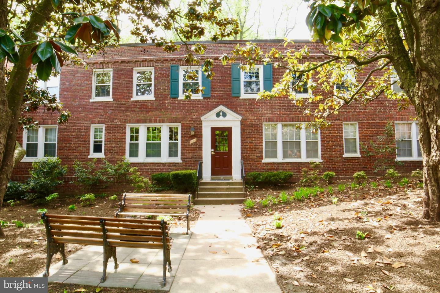 Property Photo: 1810 Key Boulevard 9469 VA 22201