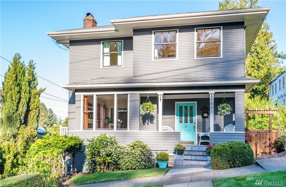 Property Photo:  627 N Carr St  WA 98403 