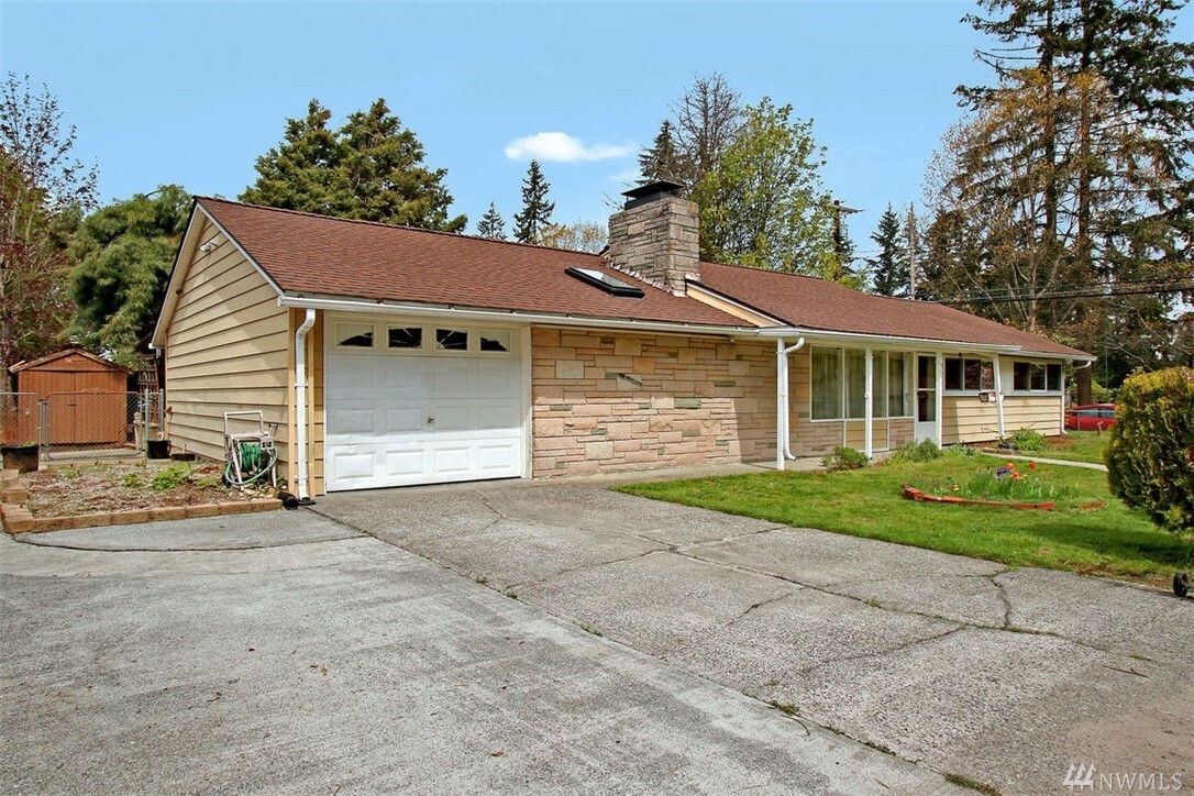 Property Photo:  5603 224th St SW  WA 98043 