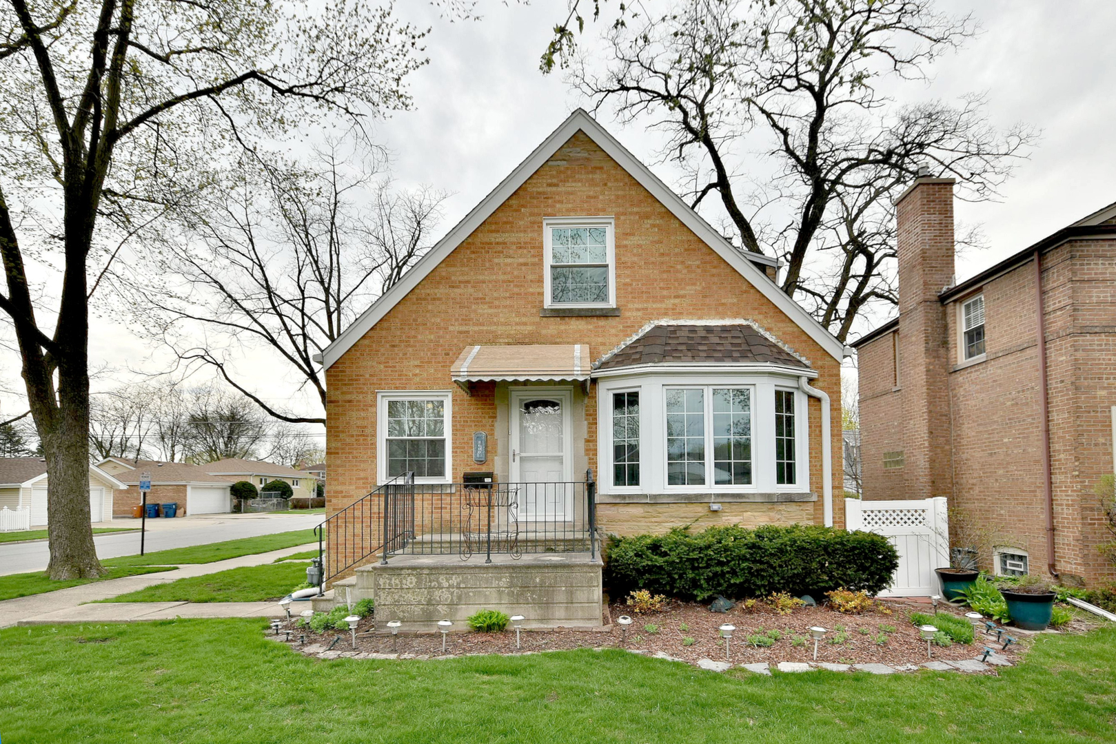 Property Photo:  2600 Elm Street  IL 60171 