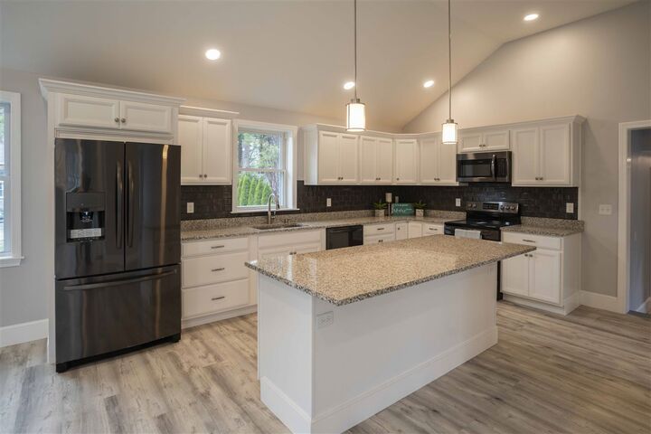 Property Photo:  13 Crane Crossing Road  NH 03858 