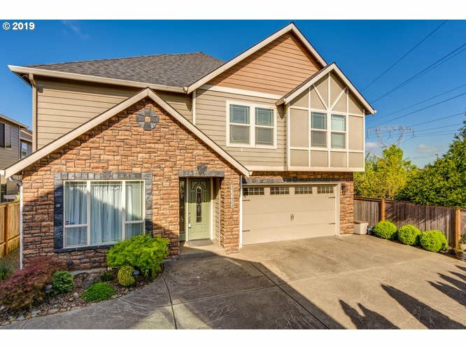 Property Photo: 13220 NE 61st Cir WA 98682