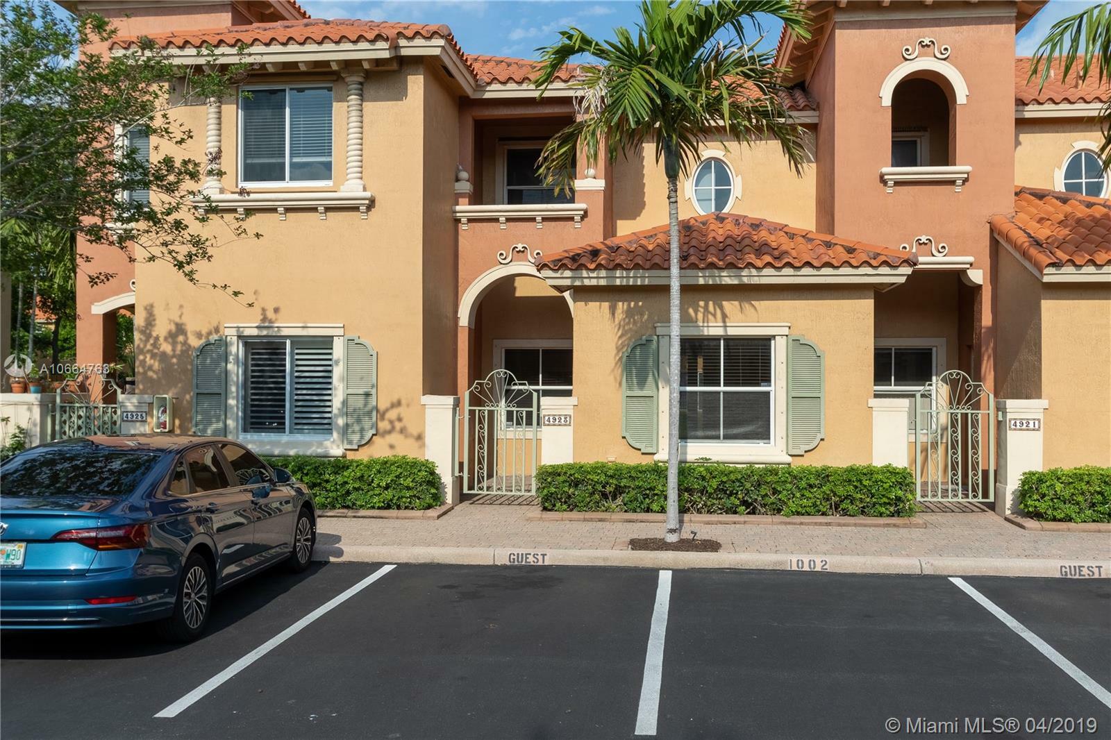 Property Photo: 4923 Tradewinds Ter 1002 FL 33312