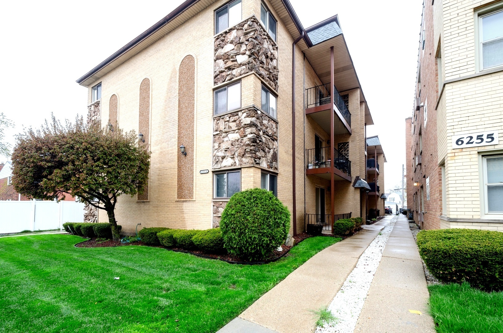 Property Photo: 6259 North Northwest Highway 3A IL 60631