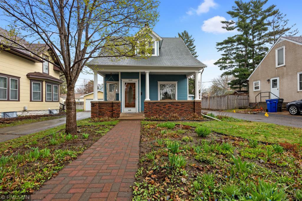 Property Photo:  1020 Victoria Street N  MN 55103 