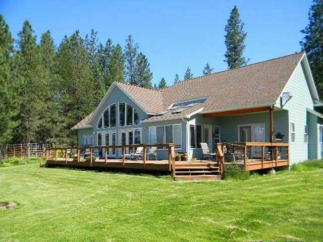 Property Photo:  302 Robin Rd  WA 99180 