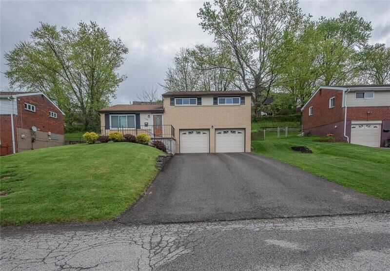 Property Photo:  768 Cottonwood  PA 15146 