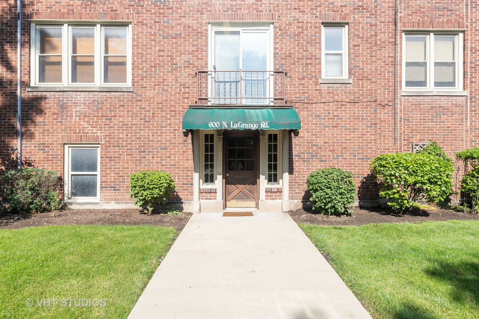 Property Photo: 600 North La Grange Road C3 IL 60526