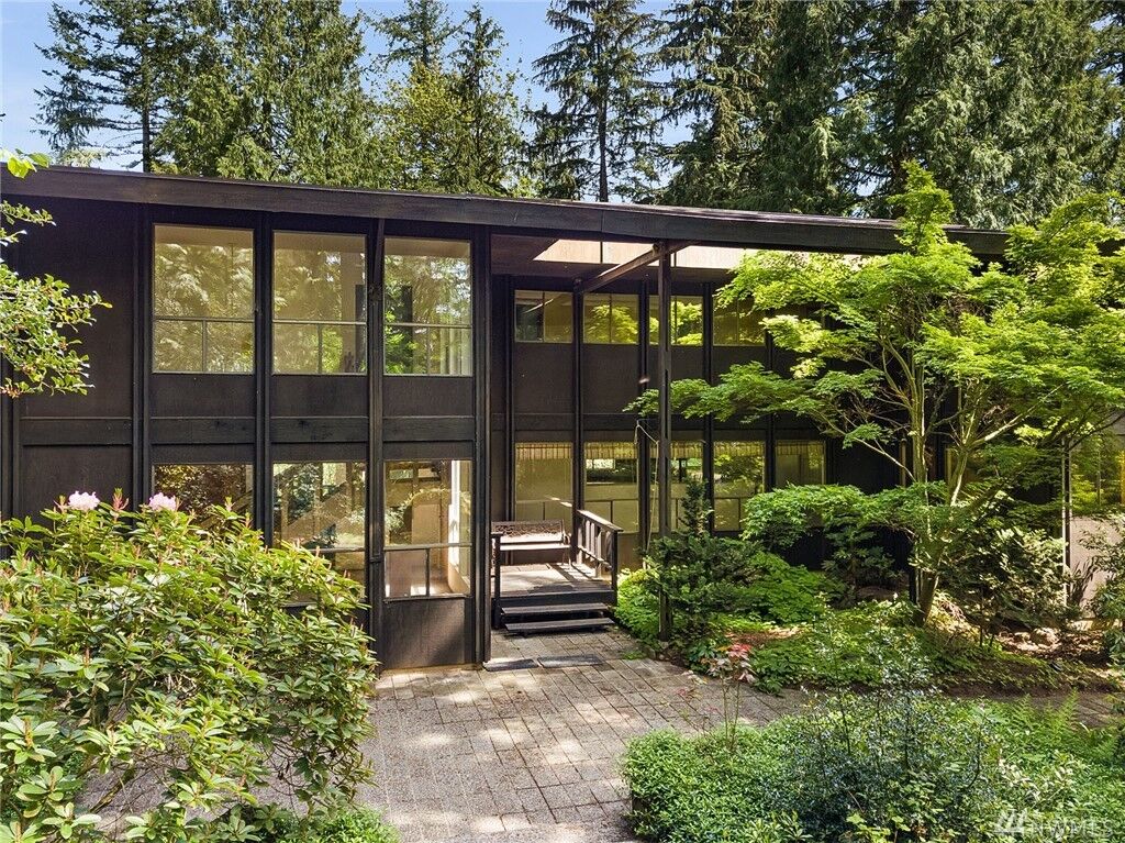 Property Photo: 22026 215th Ave SE WA 98038