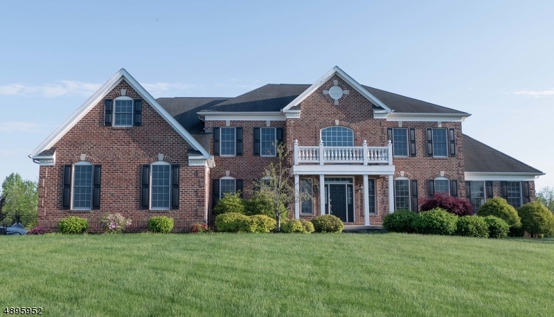 Property Photo:  2 Claridge Ln  NJ 08822 