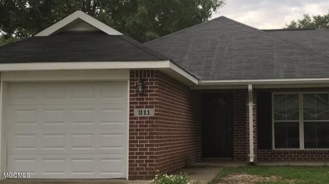 Property Photo:  211 Lantana Boulevard  MS 39560 
