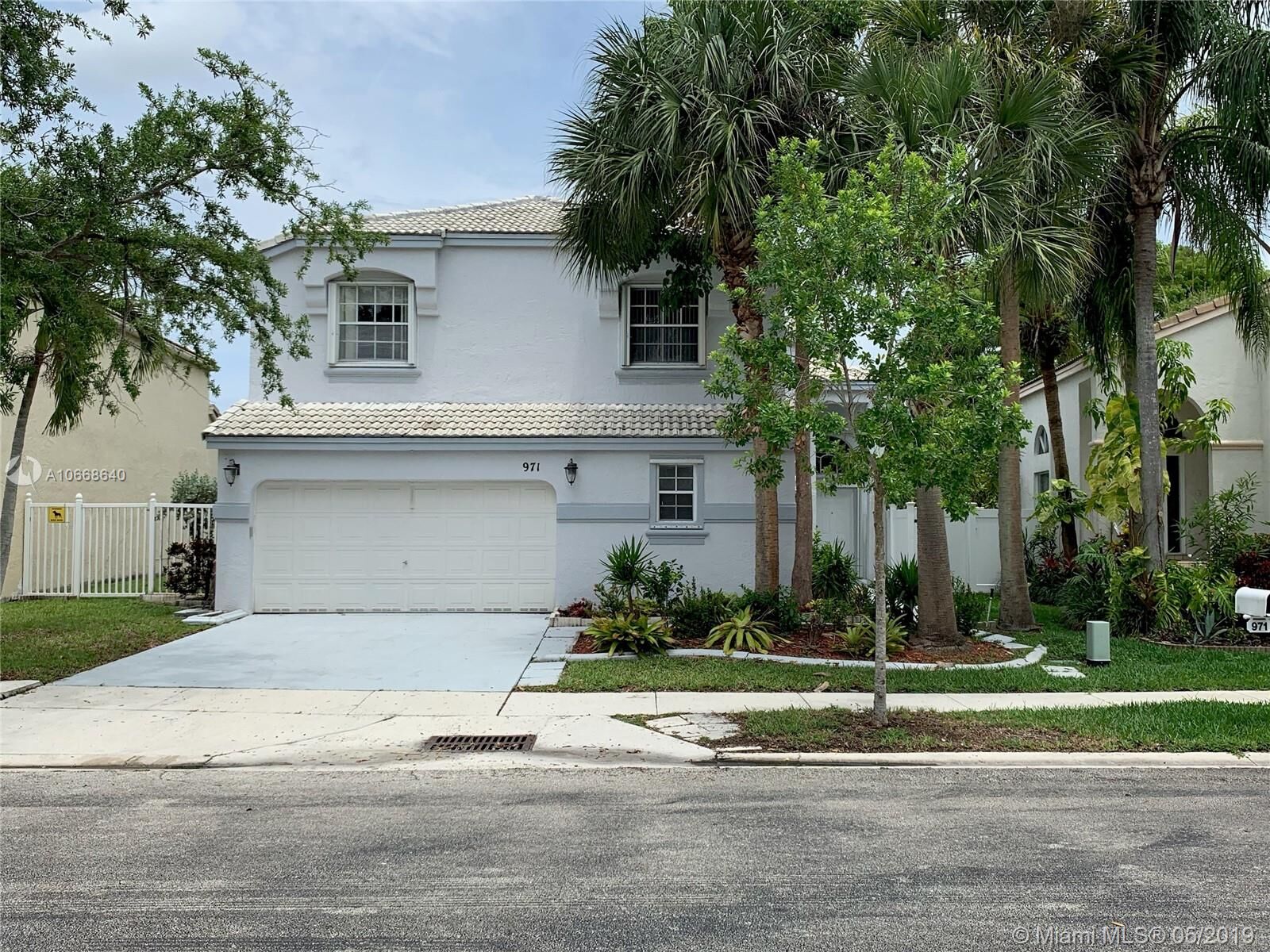 Property Photo: 971 NW 155th Ter FL 33028