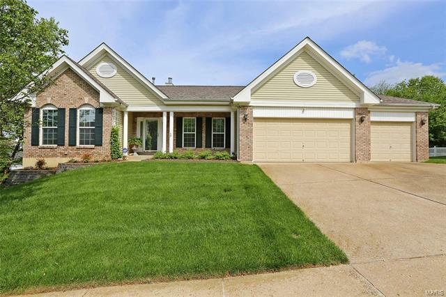 Property Photo: 242 Avalon Hills Drive 63026