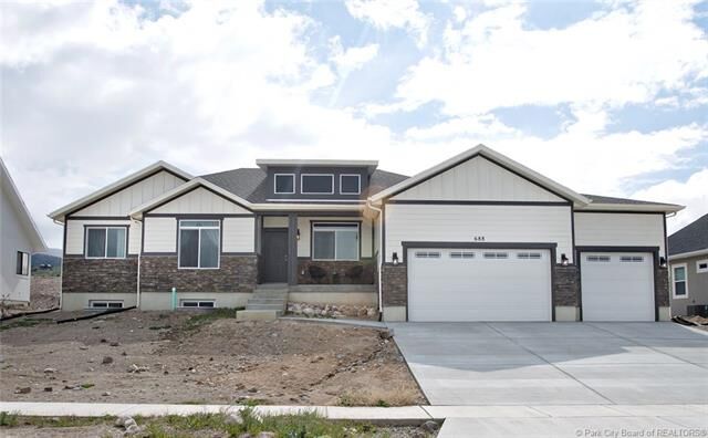Property Photo: 688 N Rolling Hills UT 84032
