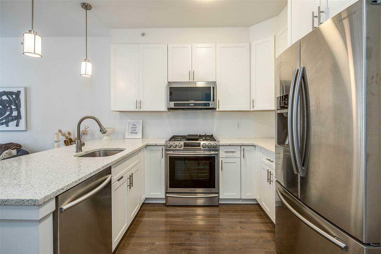 Property Photo:  850 Newark Ave 4D  NJ 07306 