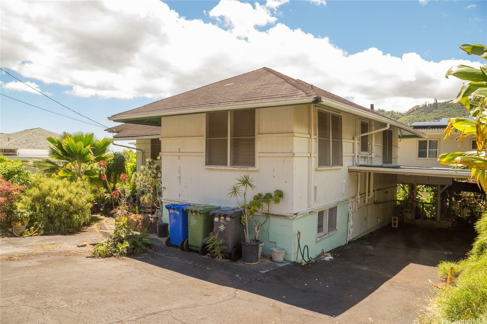 3024 Lono Place  Honolulu HI 96822 photo