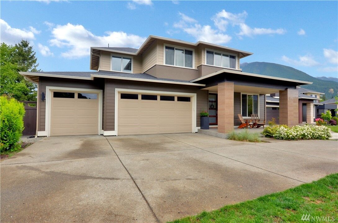 Property Photo: 650 SE 11th St WA 98045