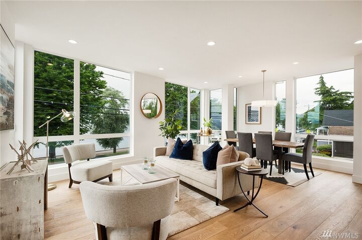 Property Photo: 2950 Alki Ave SW WA 98116