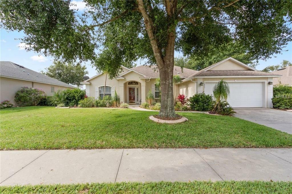 Property Photo:  1003 Princeton Drive  FL 34711 