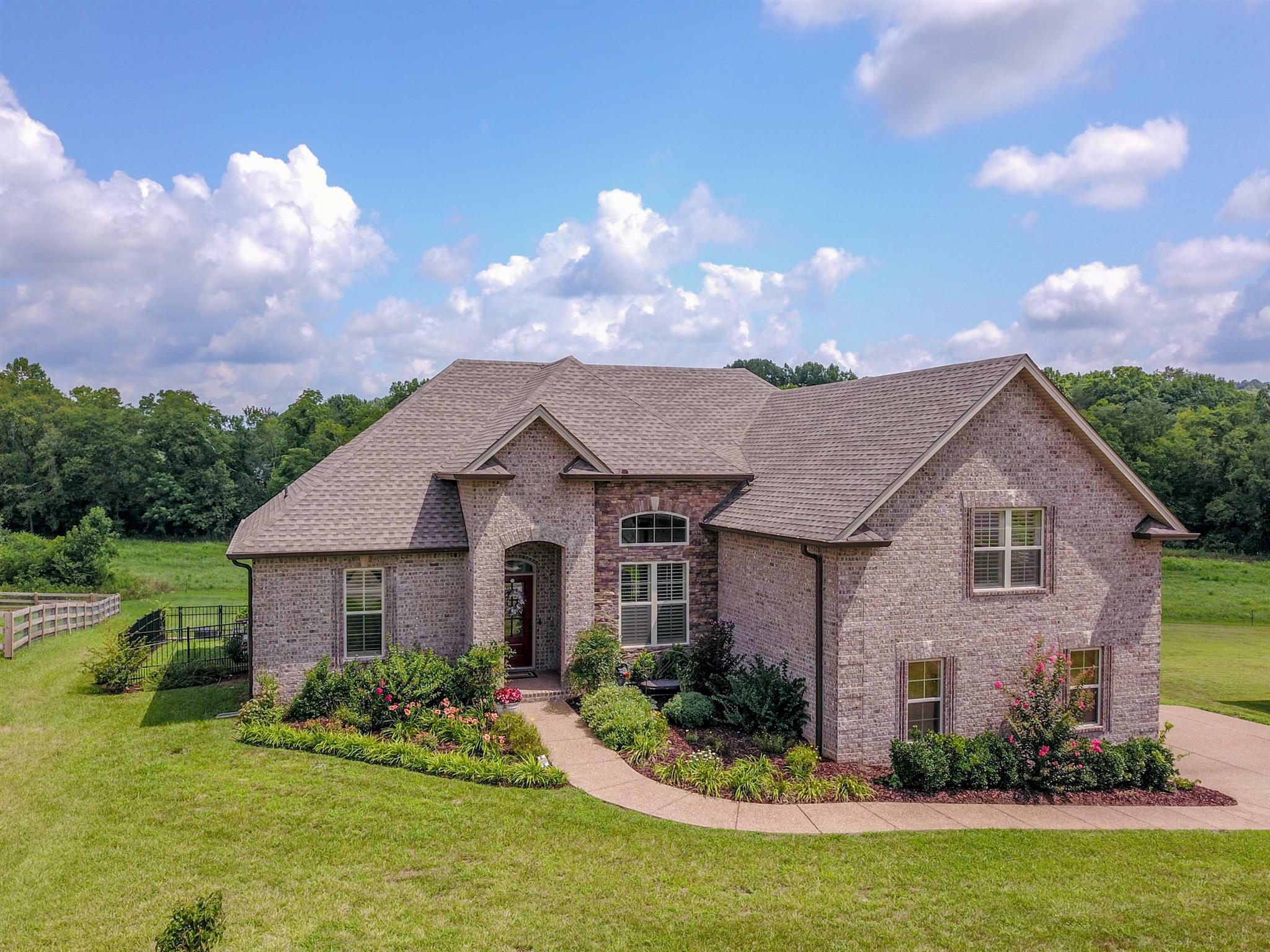 Property Photo:  1018 Robert Lee Drive  TN 37066 