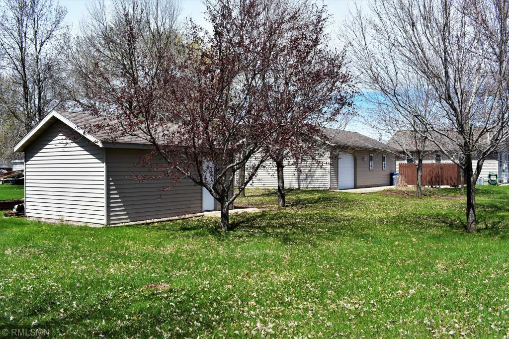 Property Photo:  418 E Minnesota Street  MN 56374 