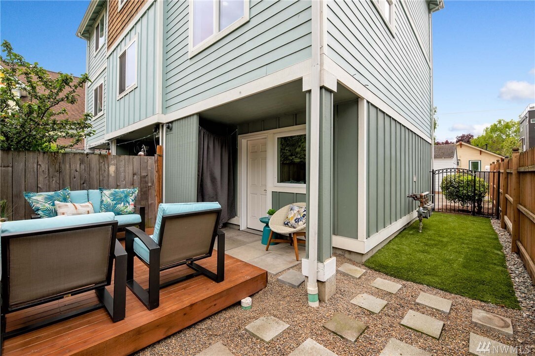 Property Photo:  737 S Homer Street A  WA 98108 