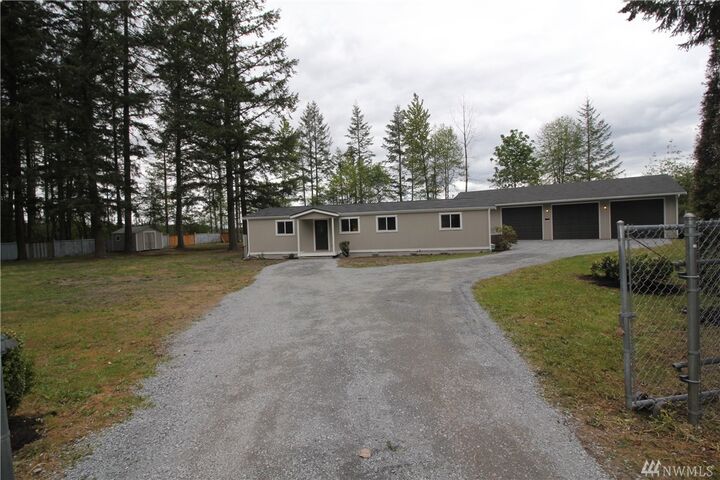Property Photo: 19611 133rd Avenue Ct E WA 98338
