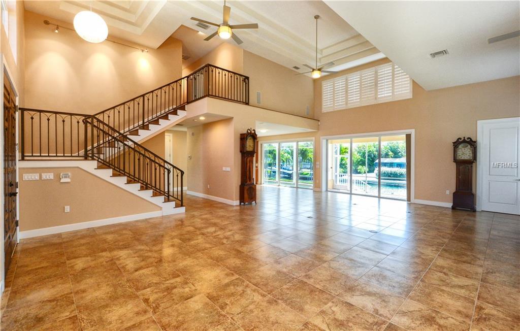 Property Photo:  610 Bowsprit Lane  FL 34228 