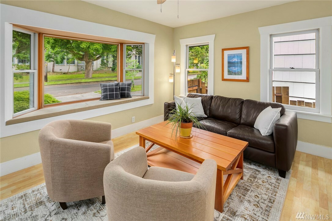 Property Photo: 3521 S Ferdinand St WA 98118
