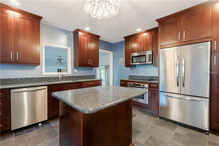 Property Photo:  1647 E Ridgewood Street  FL 32803 