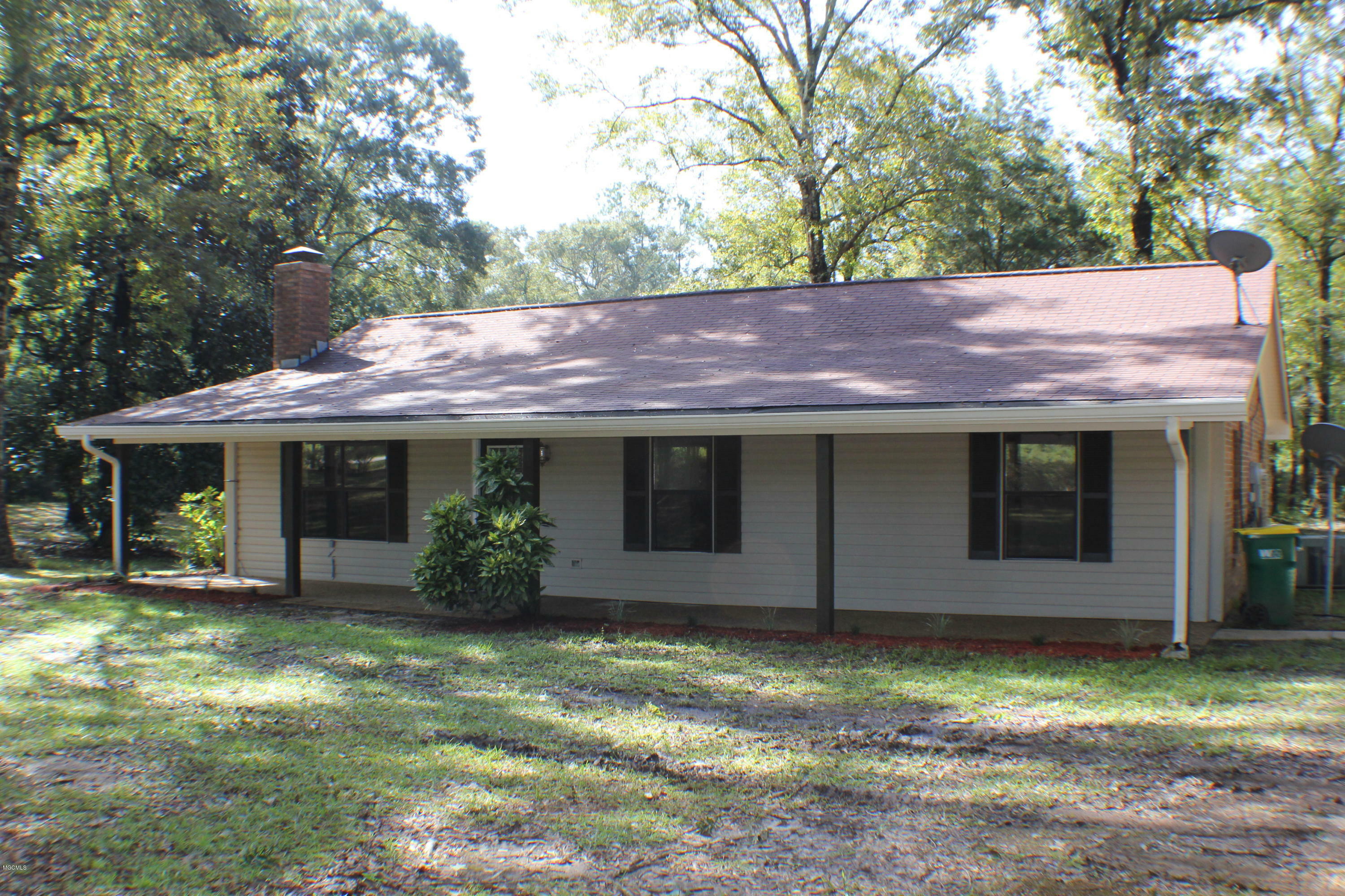 Property Photo: 16100 Hemlock Avenue MS 39565