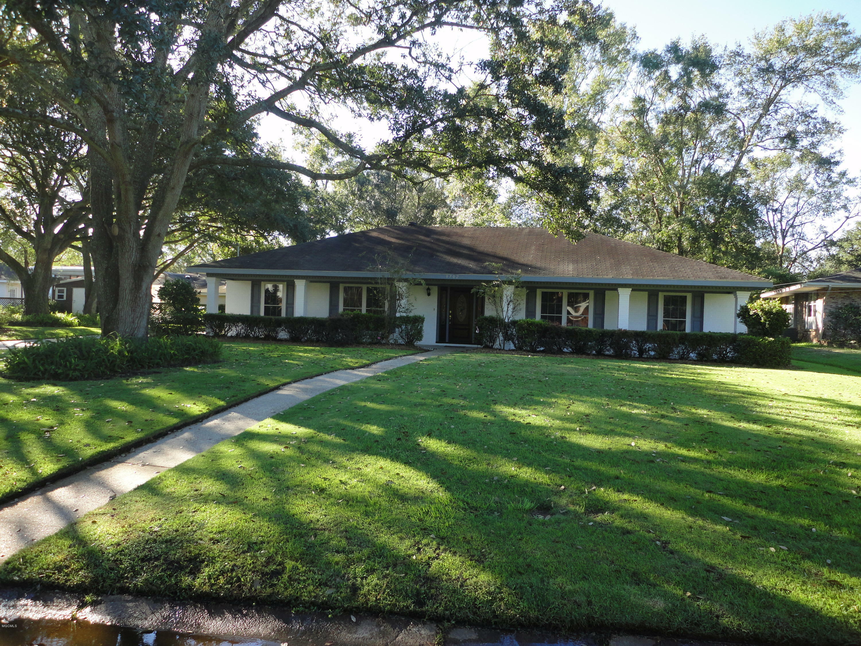 3702 Verde Avenue  Pascagoula MS 39581 photo