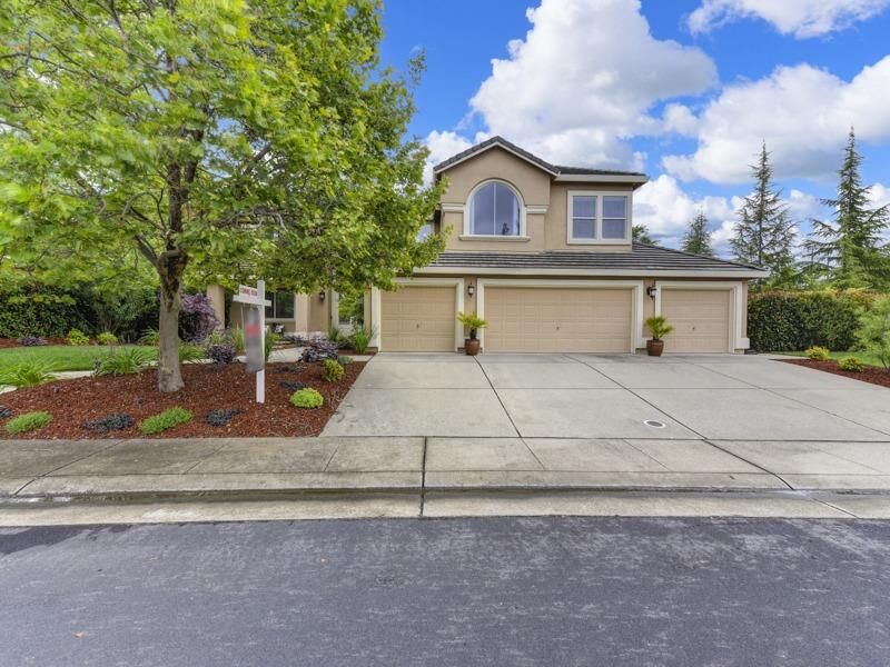 Property Photo: 600 Henry Street CA 95630