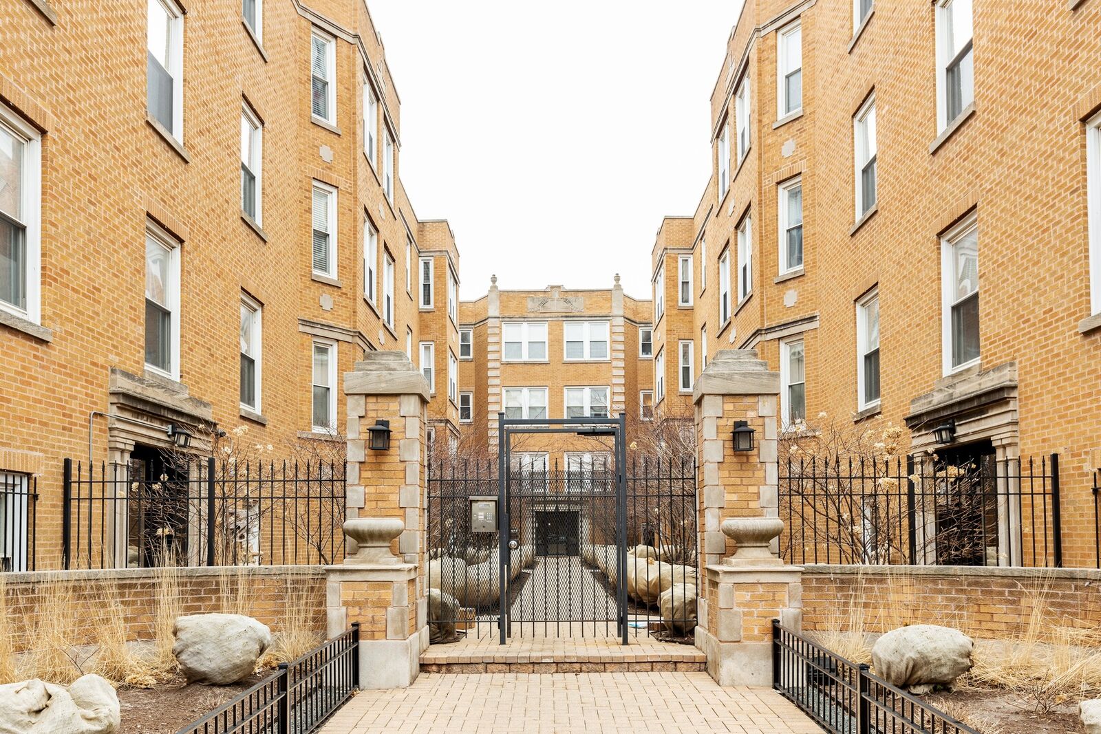 Property Photo:  536 West Belmont Avenue 5-1S  IL 60657 
