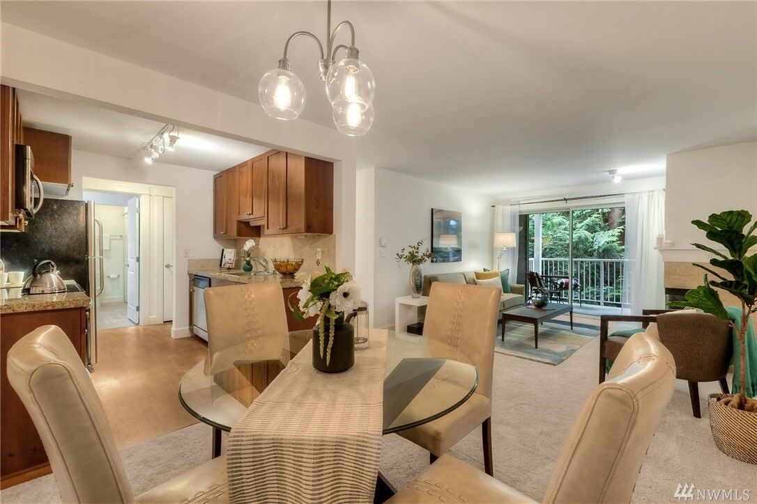 Property Photo:  300 N 130th Street 7208  WA 98133 