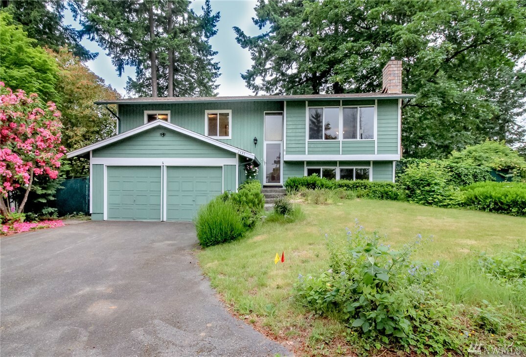 Property Photo:  2445 SW 306th Place  WA 98023 