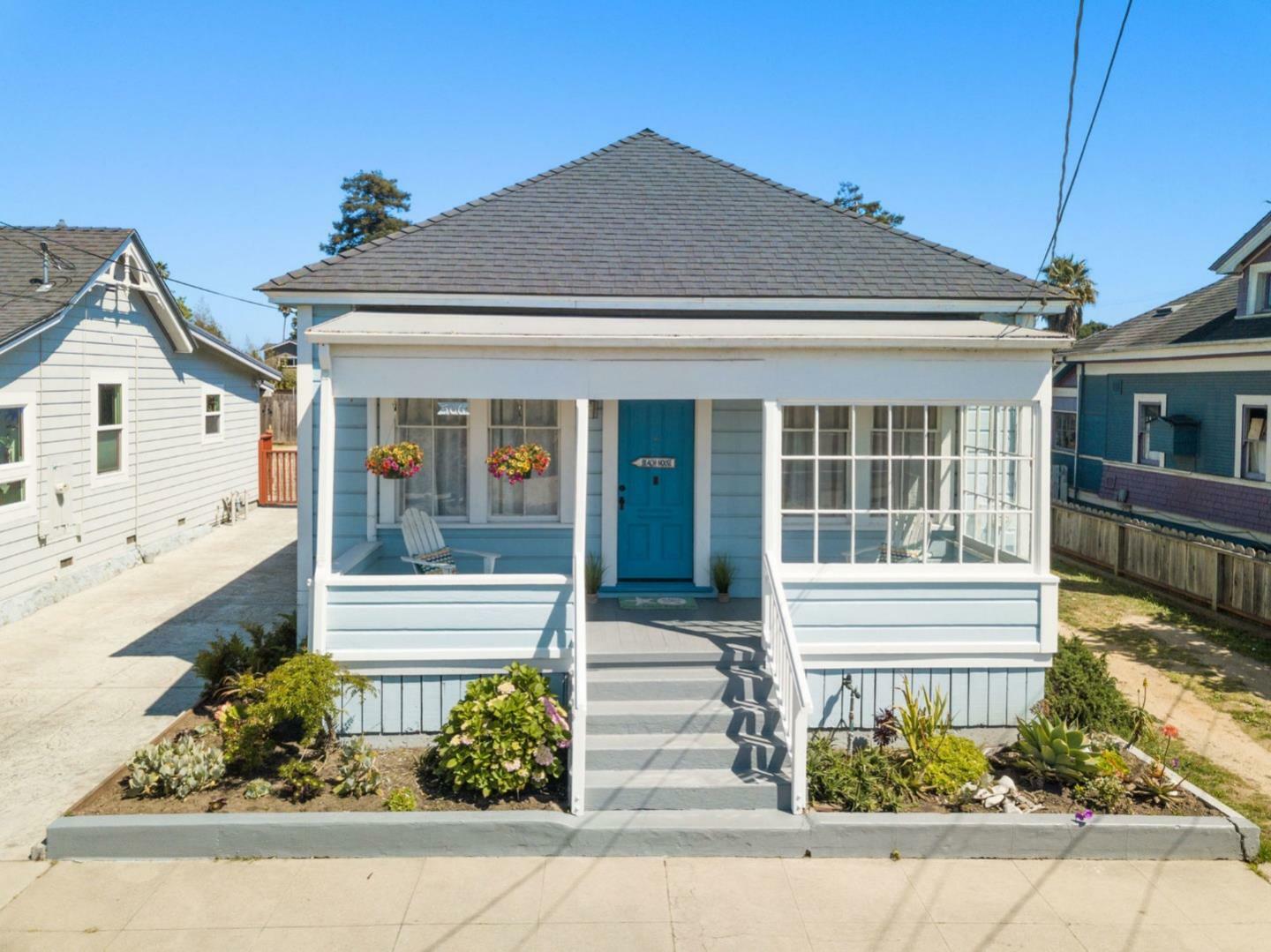 Property Photo:  506 Seaside Street  CA 95060 