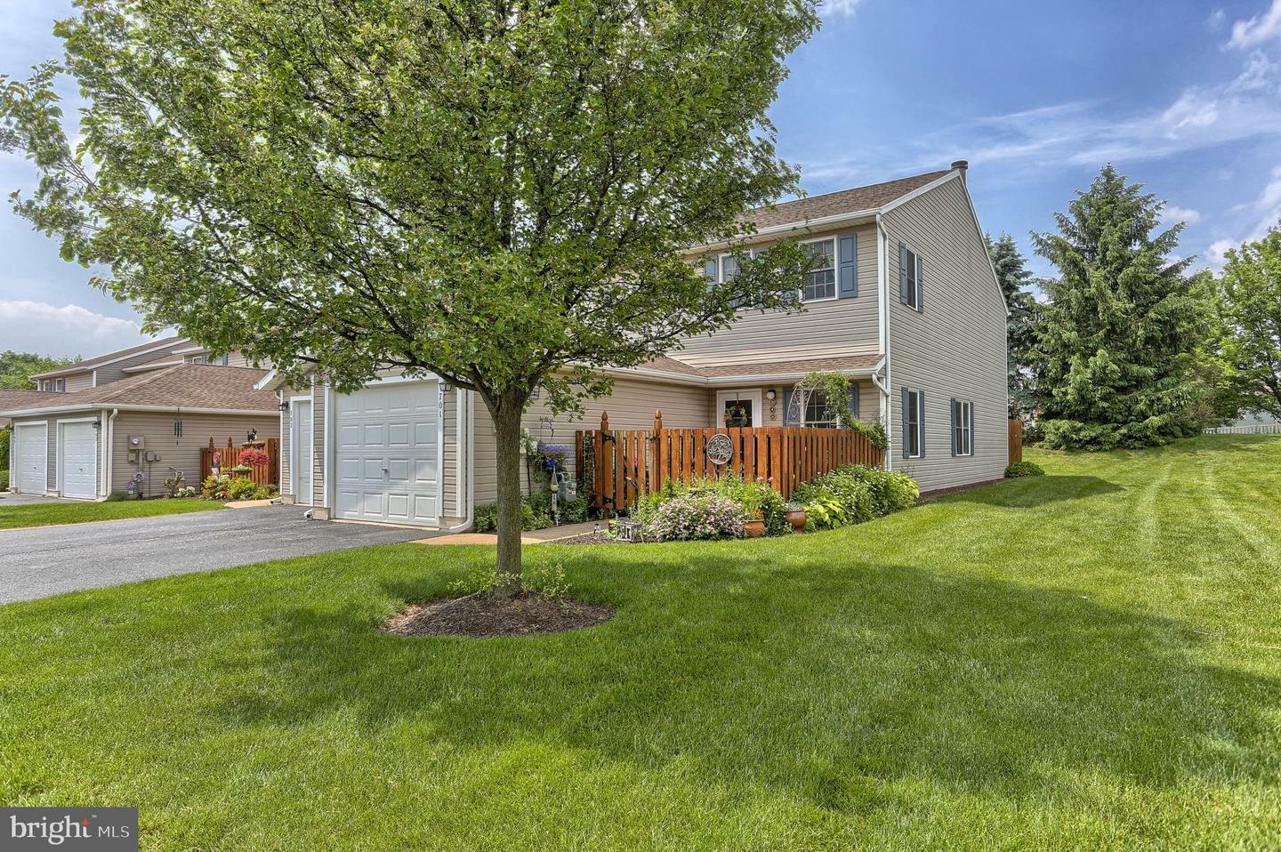 Property Photo:  701 Stonegate Court  PA 17408 