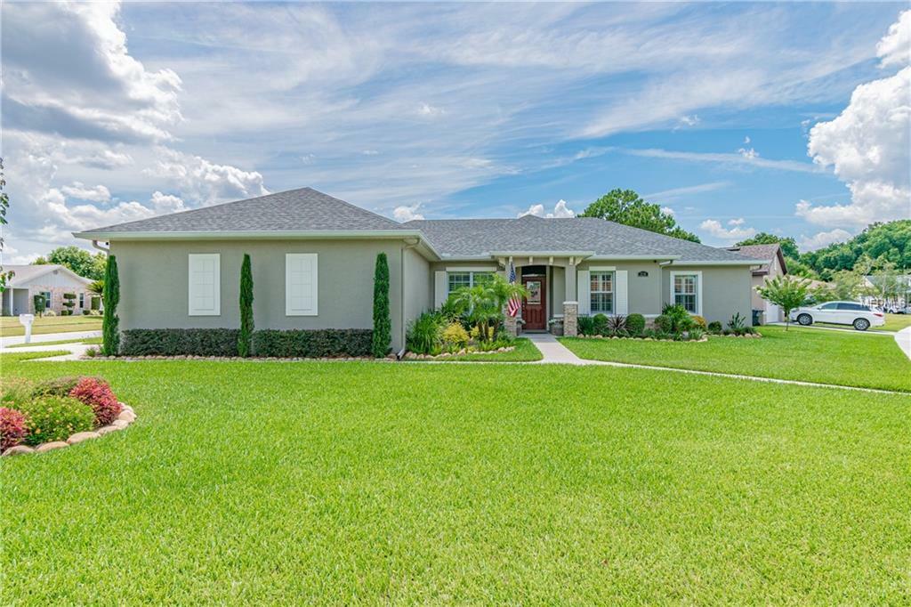 Property Photo:  2118 Edgewater Circle  FL 33880 