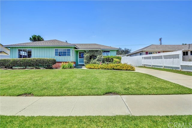 Property Photo:  1025 Oakdale Avenue  CA 92831 