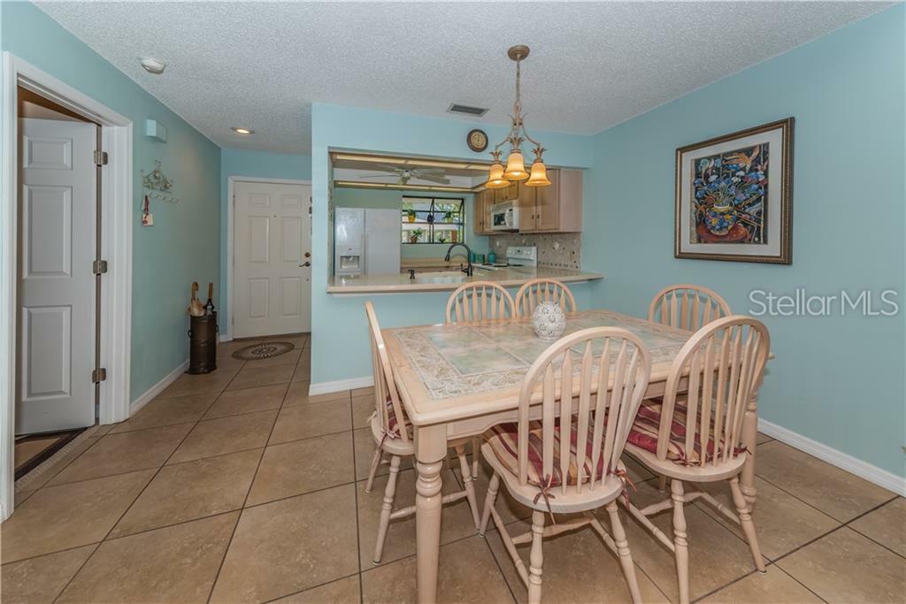 Property Photo:  1016 Lake Avoca Court  FL 34689 