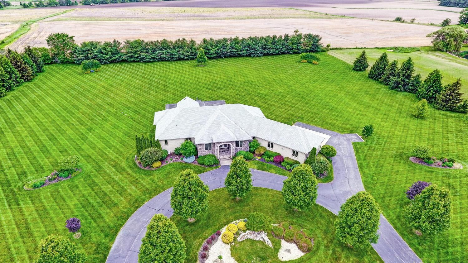 Property Photo: 2605 Cummins Hill Drive OH 43302